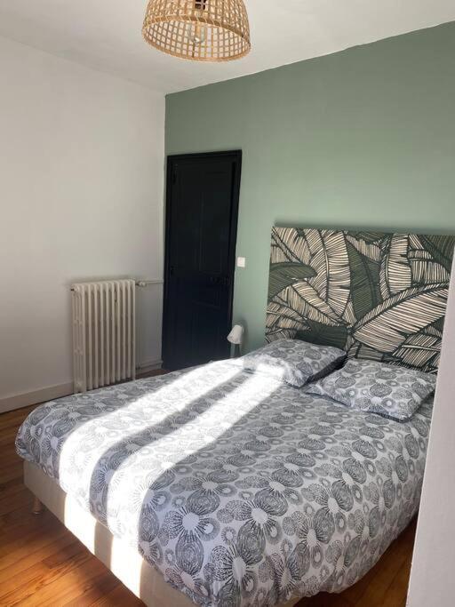 Gite De Tom Et Mag Classe 3 * Clevacances Villa Pontgibaud Kültér fotó