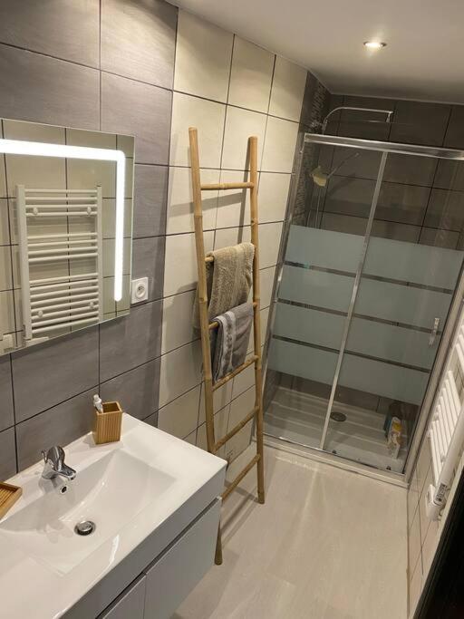 Gite De Tom Et Mag Classe 3 * Clevacances Villa Pontgibaud Kültér fotó