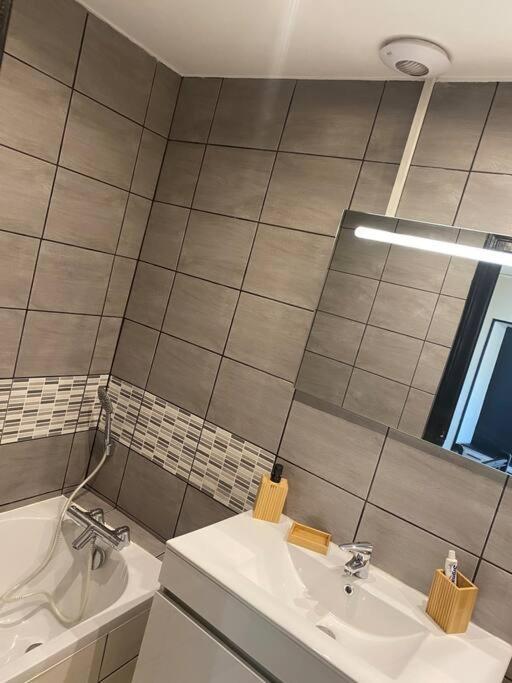 Gite De Tom Et Mag Classe 3 * Clevacances Villa Pontgibaud Kültér fotó